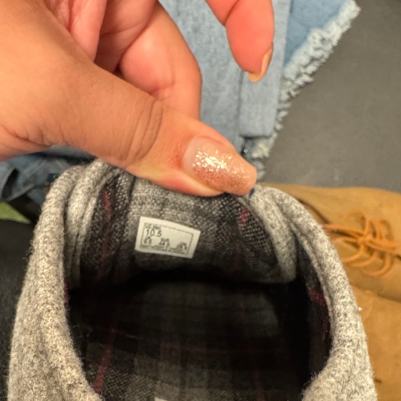 Vans Men's Gray Sneakers with Black Accents - Picture 6 of 6